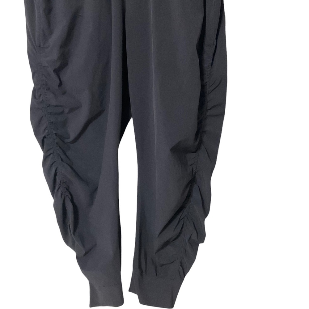 Athleta Attitude Crop Pant, Gray color Knit waistband for ease of movement B10 - Picture 5 of 15